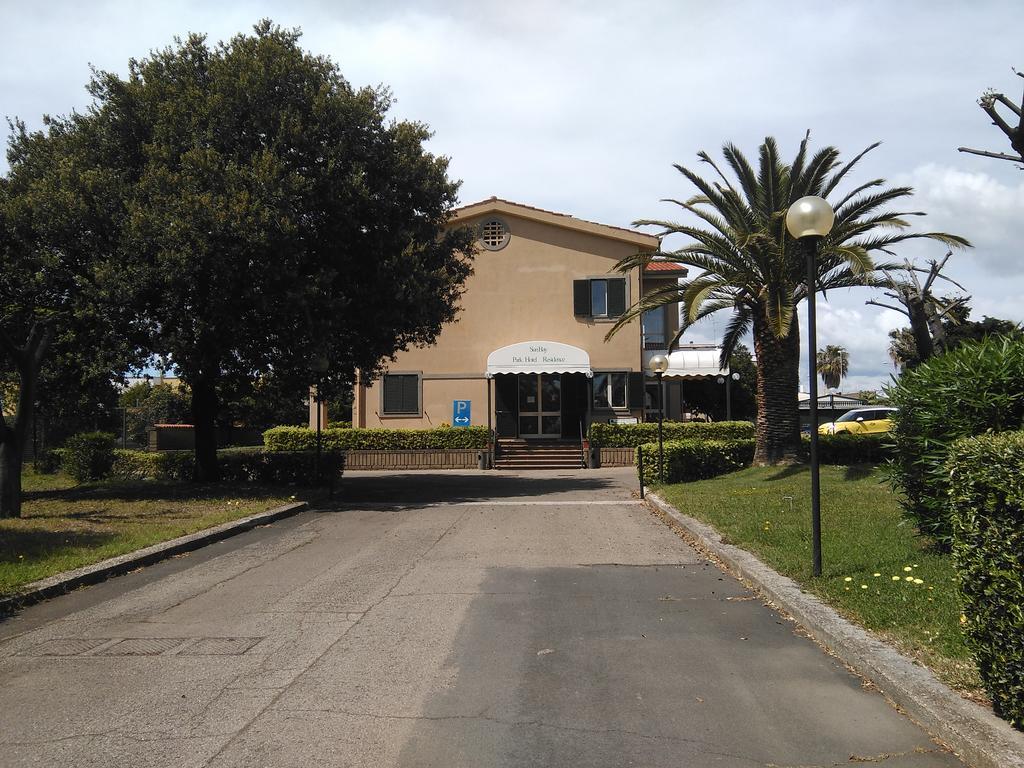 Hotel Baia Del Sole Civitavecchia Bagian luar foto